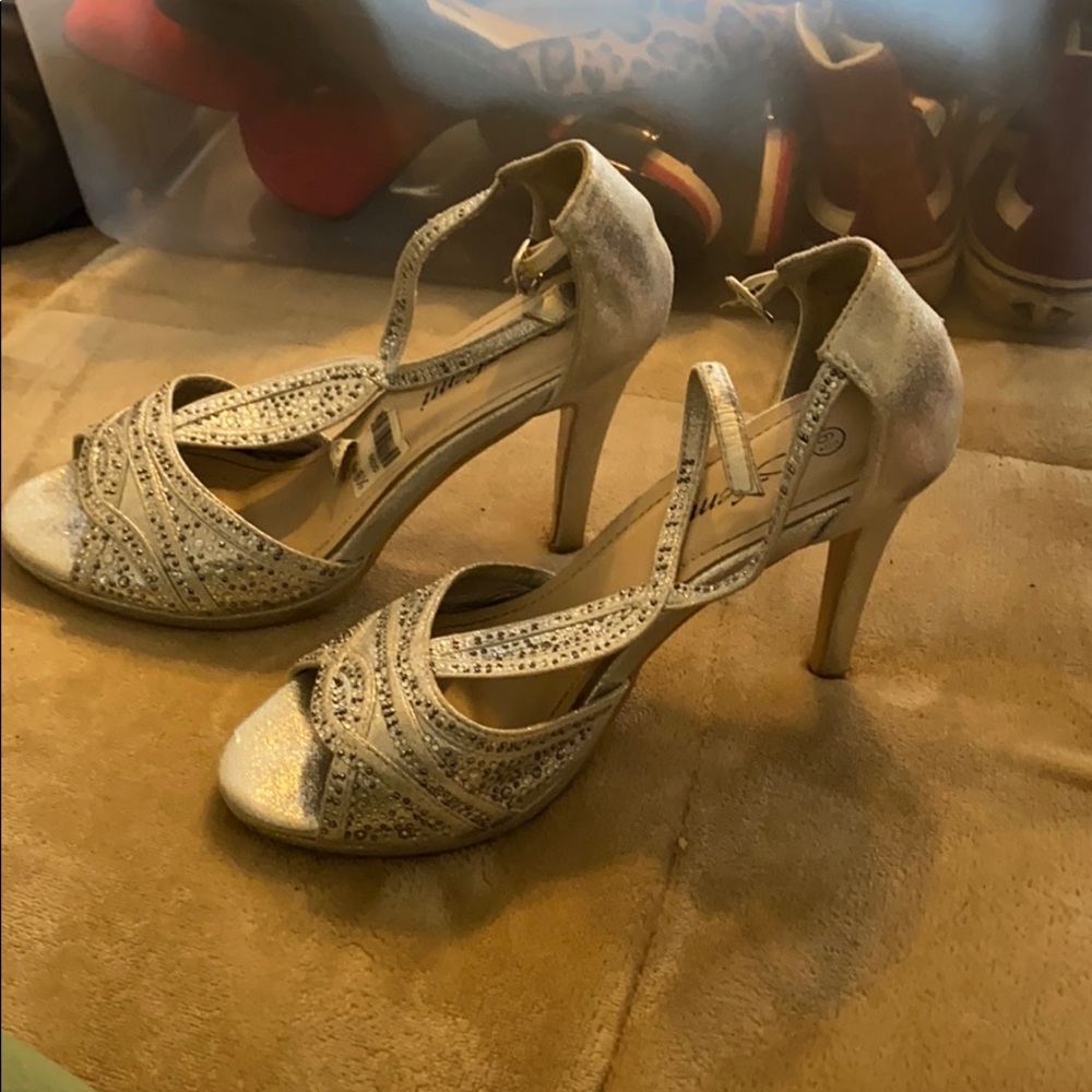 High heels silver